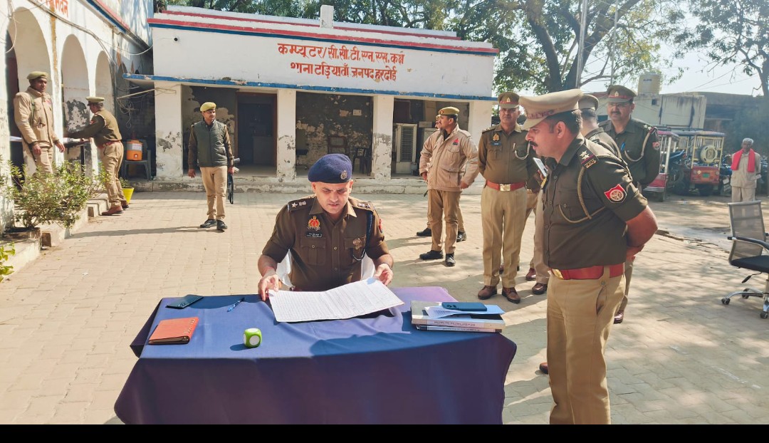 एसपी नीरज जादौन ने  समाधान दिवस में की जनसुनवाई