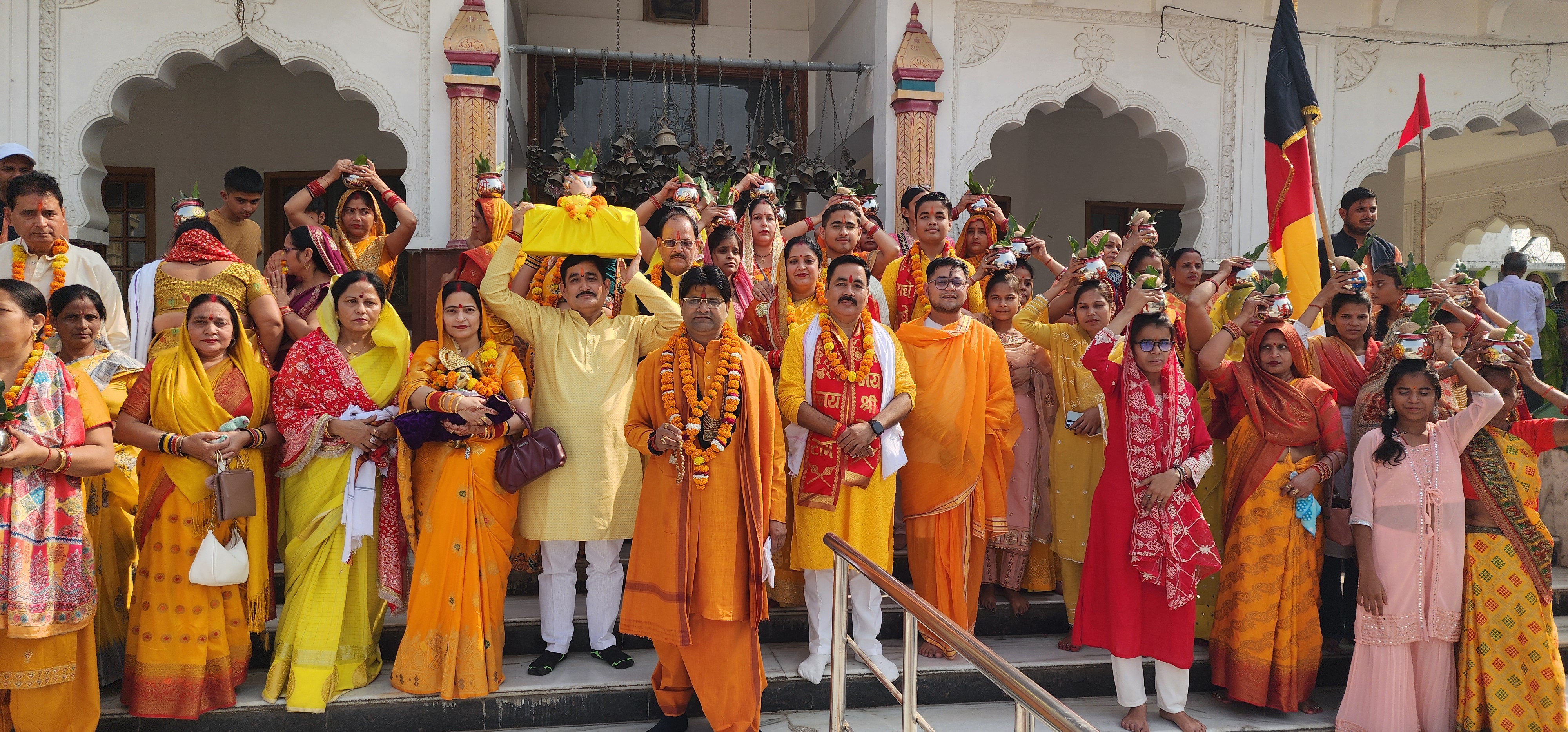 सात दिवसीय श्रीमद् भागवत कथा का हुआ शुभारंभ, राम जानकी मंदिर से प्रारंभ हुई शोभा यात्रा जमकर झूमे भक्त