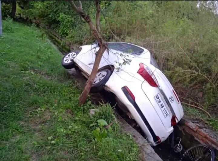 हरदोई में कार ने साइकिल को मारी टक्करः खेत से घास लेकर लौटते समय हादसा, मेडिकल कॉलेज में मौत