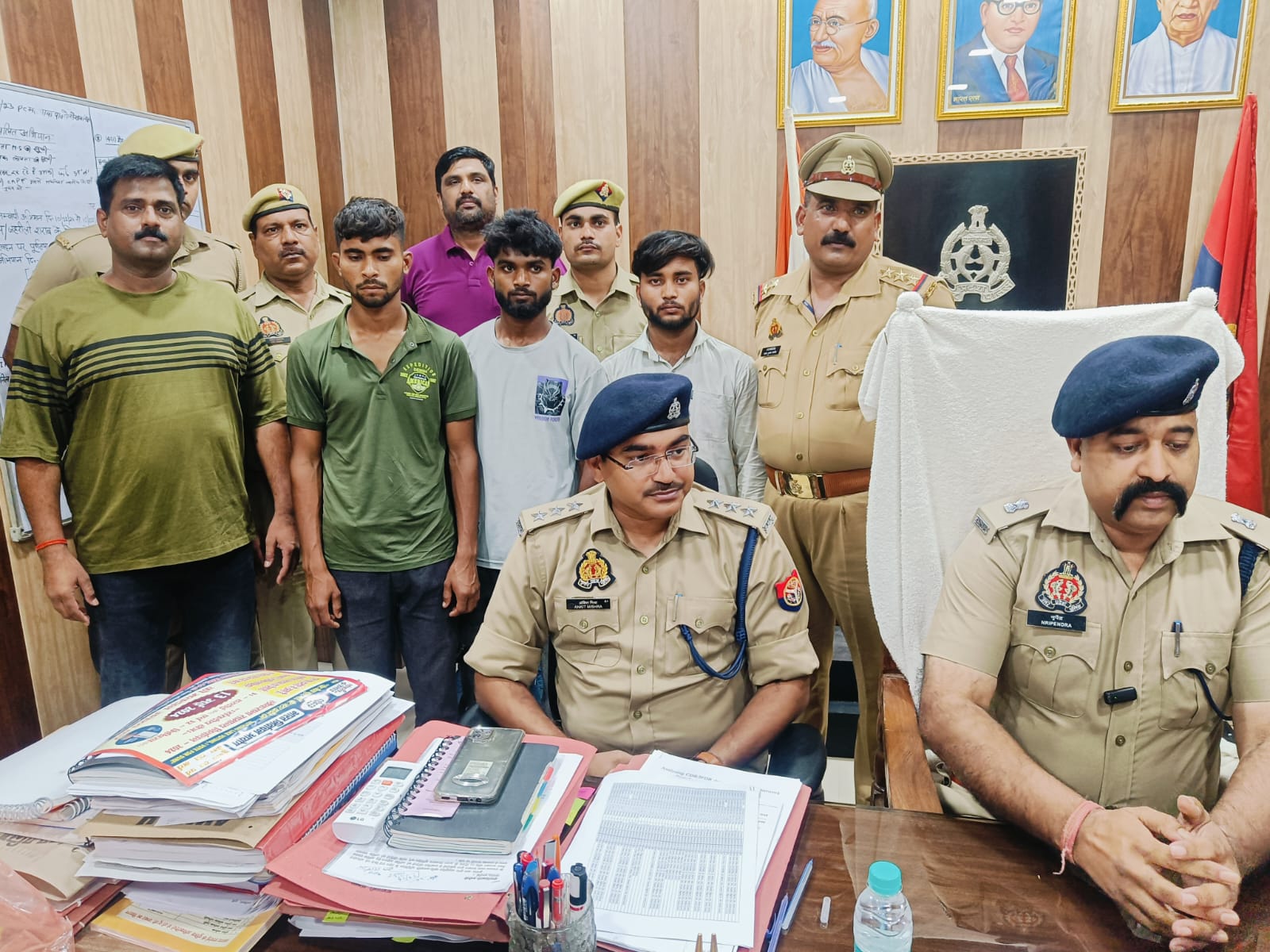 पुलिस ने किया महिला सर्राफ़ा व्यापारी से हुई लूट का खुलासा, तीन अभियुक्त गिरफ़्तार