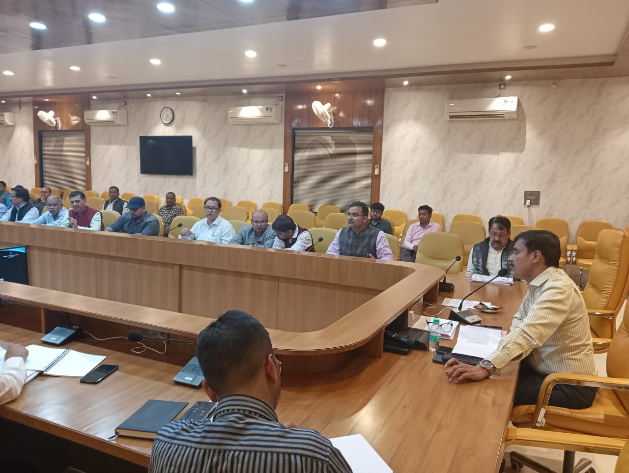 मनमानी करने वाले सचिवों के खिलाफ होगी कार्रवाई