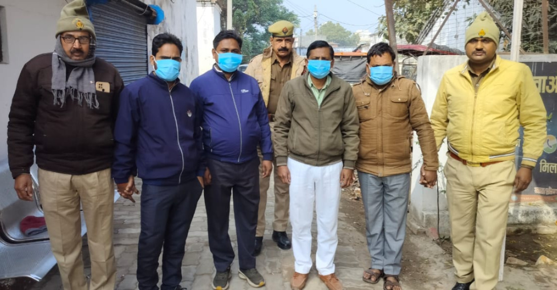  जुआं खेलते पुलिस ने 4 लोगों को किया गिरफ्तार