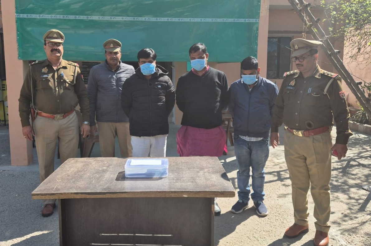 संडीला में क्रय विक्रय समिति चेयरमेन, जरहा प्रधान पर लगे फायरिंग करने के आरोप