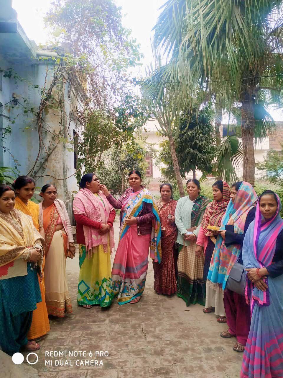 महिला मोर्चा की राष्ट्रीय उपाध्यक्ष एवं उत्तर प्रदेश की प्रभारी रेखा गुप्ता को दिल्ली का मुख्यमंत्री बनने पर महिला मोर्चा में खुशी की लहर