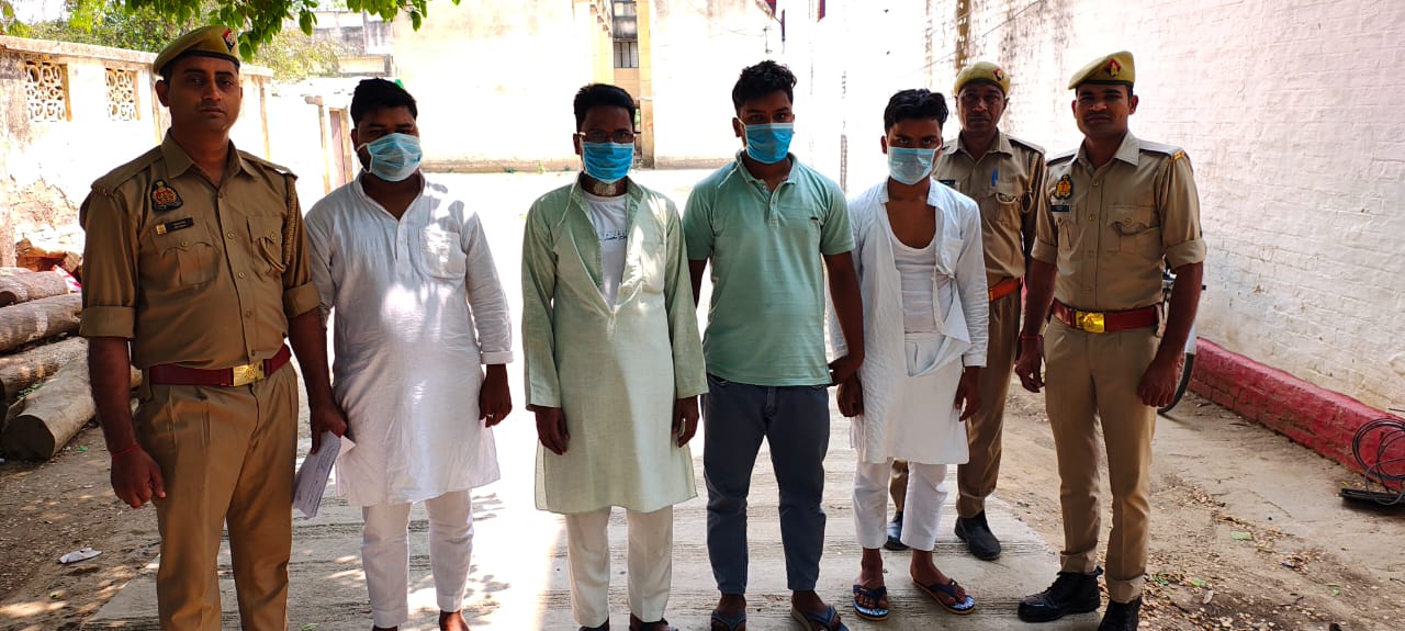 मल्लावां में रिक्शा-बाइक टक्कर के बाद मां-बेटे से मारपीट, वीडियो वायरल, 4 आरोपी गिरफ्तार