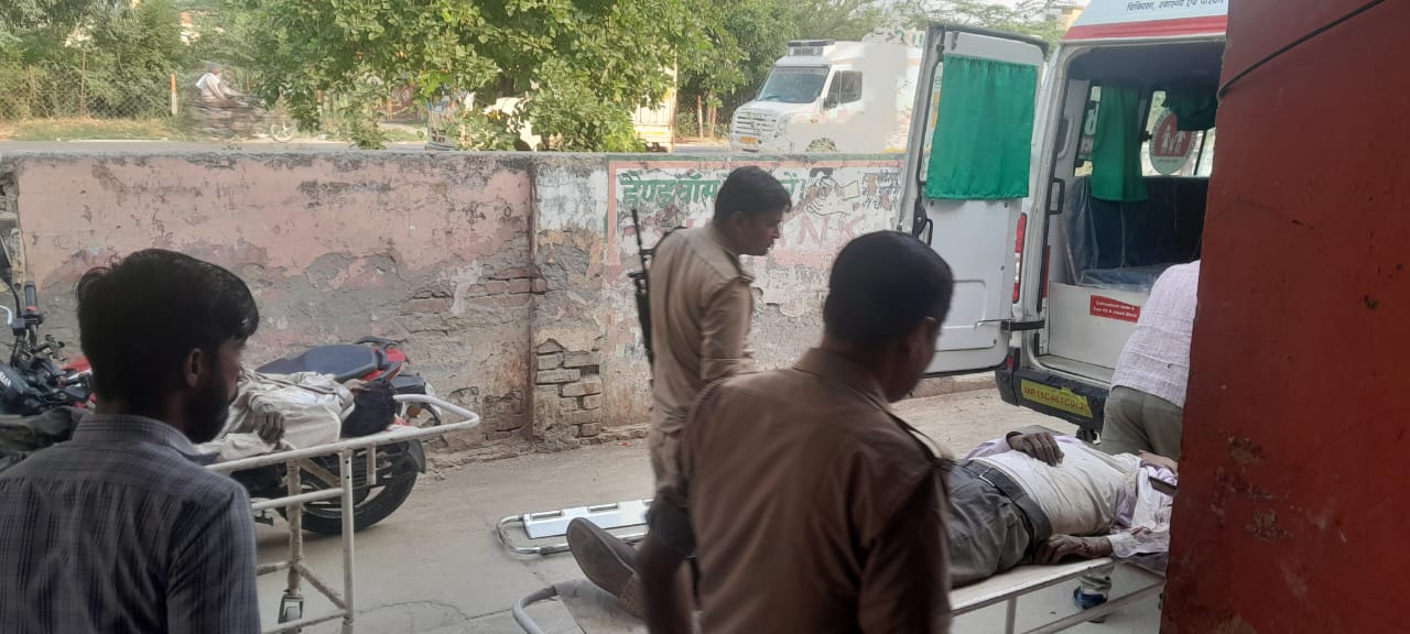 तिलक समारोह में जा रहे बाइक सवार दो लोगों की मौत एक बच्ची घायल।