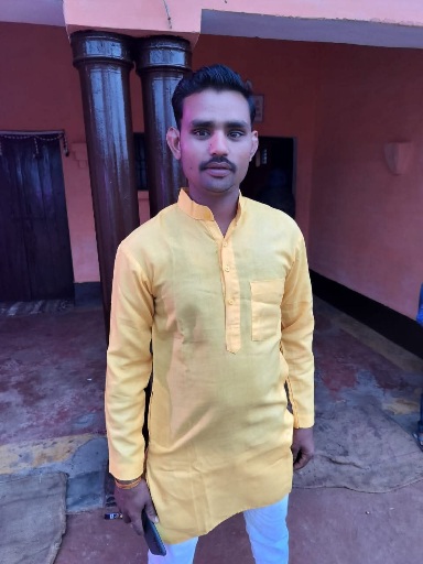 झाड़ियों में पड़ा मिला युवक का शव, दुर्घटना या हत्या दोनों एंगल से जांच में जुटी पुलिस, दोस्त के बयान संदिग्ध