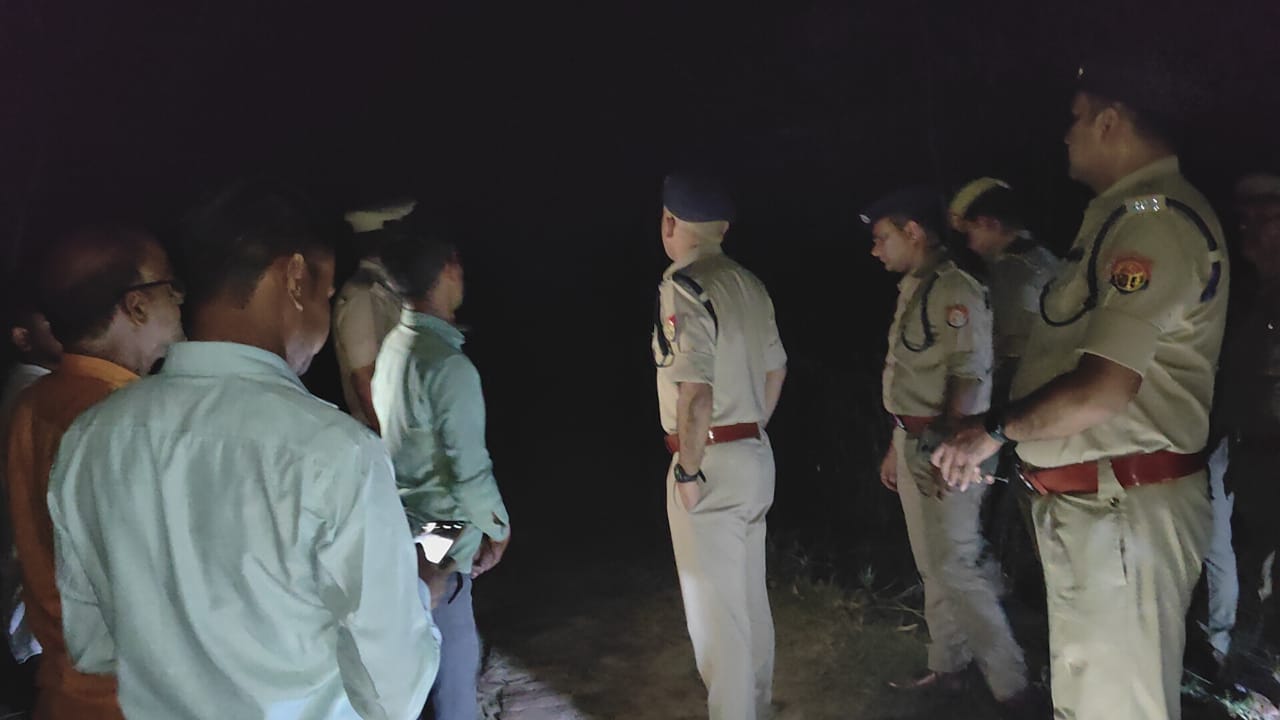 बाग में मिला अज्ञात महिला का शव, लाल साड़ी पहनी हुई थी, स्थानीय लोगों की मदद से पुलिस शिनाख्त में जुटी