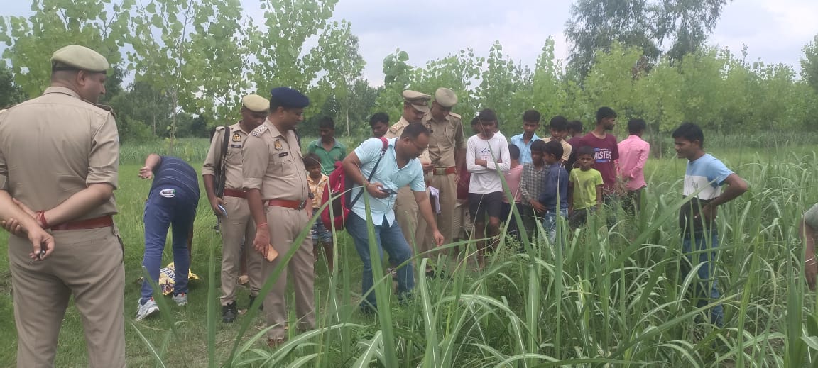 सवरदहा गांव में छह घरों में सेंधमारी, खोया खाया, अचार और कपड़े फेंके, गांव में दहशत
