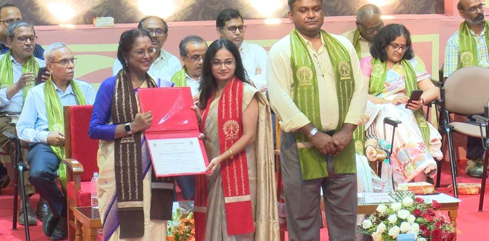 हरदोई की बेटी ने किया देश का पहला शोध, ग्रामीण भारत के वायु प्रदूषण पर IIT खड़गपुर से पीएचडी पूरी की