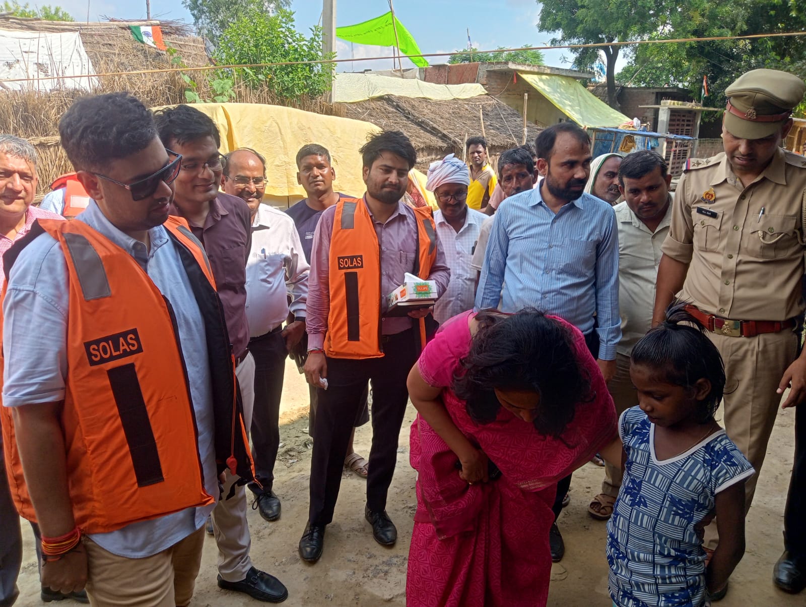 बाढ़ प्रभावित क्षेत्रों का दौरा करने पहुंची मंडलायुक्त रोशन जैकब, दिए ज़रूरी दिशा निर्देश