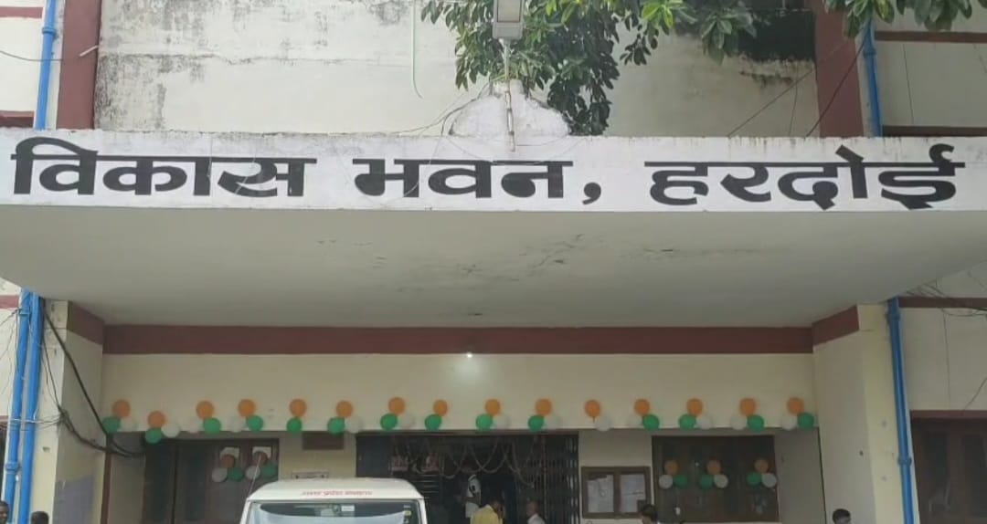 टोडरपुर पंचायत में लाखों की धनराशि गबन का खेल, बीडीओ की रिपोर्ट पर FIR, CE पर कार्रवाई नहीं