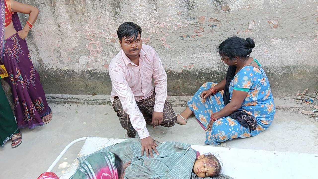 घर के बाहर खेल रही मासूम को ऑटो ने रौंदा, मौत से परिवार में मचा कोहराम