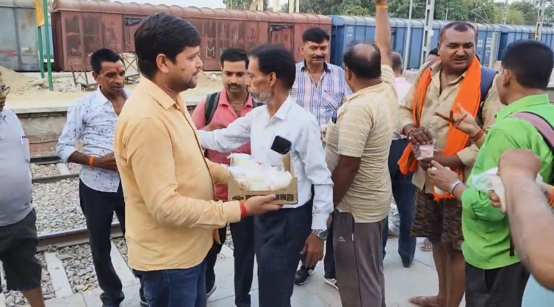 अमरनाथ यात्रा का हरदोई से पहला जत्था निकला,ट्रेन द्वारा बाबा बर्फानी के दर्शन के लिए निकले श्रद्धालु 