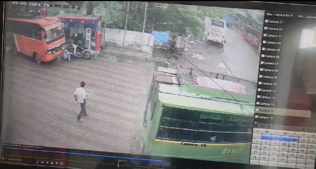 पेट्रोल पंप पर खड़ी बस ने पम्प कर्मचारी को रौंदा