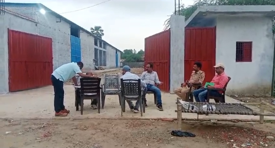 लखनऊ से आई विजिलेंस टीम ने पकड़ी करोड़ों की बिजली चोरी,मीटर में चिप लगा कर रिमोट सिस्टम से होती थी बिजली चोरी