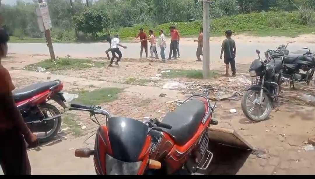 दबंगो ने दुकानदार पर किया हमला