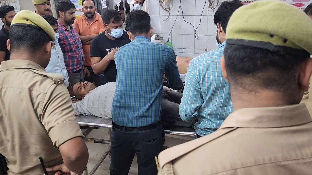 अधिवक्ता हत्याकांड में शामिल एक शूटर पुलिस की मुठभेड़ में घायल , प्रोप्रटी विवाद में भाड़े के हत्यारो ने दिया था वारदात को अंजाम , मामले में सपा के पूर्व जिलाध्यक्ष समेत चार हिरासत में 