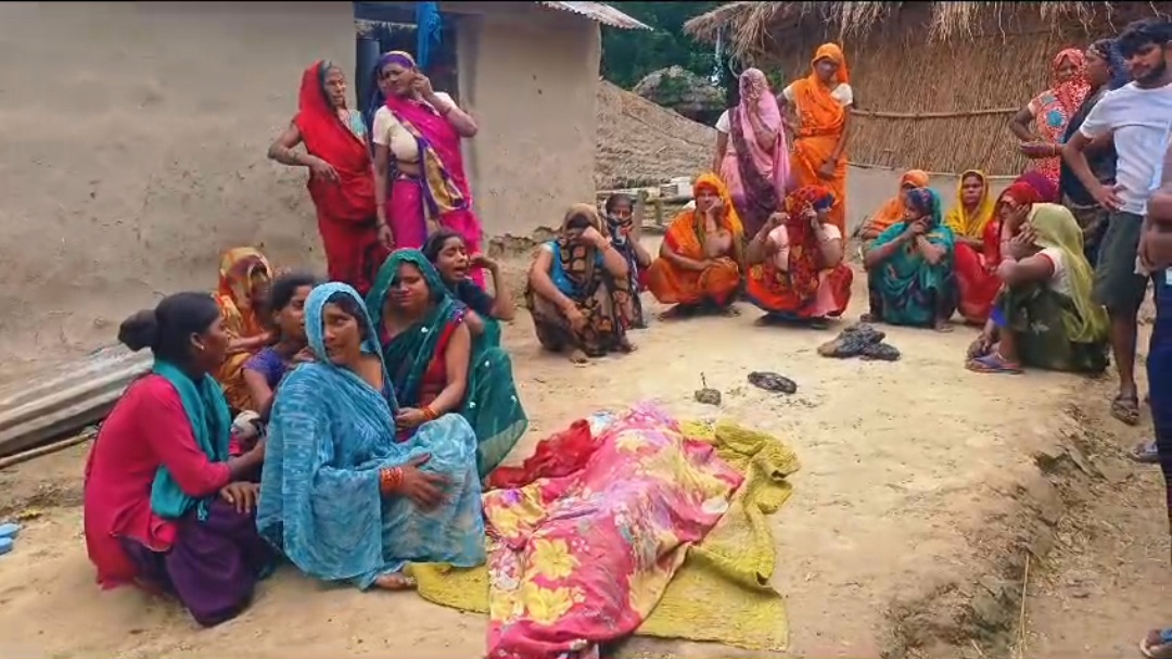 सांप के काटने से युवक की हुई मौत परिजनों में मचा कोहराम