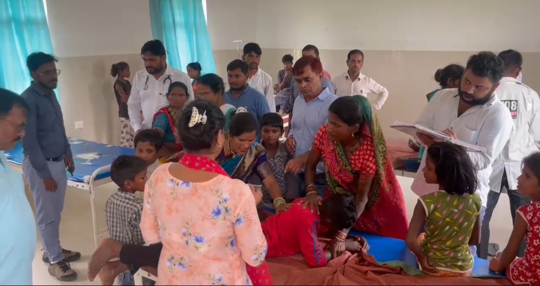 हरदोई में स्वतंत्रता दिवस पर स्कूल में वितरित हुई जलेबी खाकर 14 बच्चे पड़े बीमार, CHC में कराया गया भर्ती