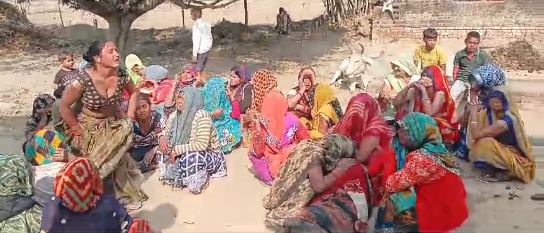 हरदोई में खून से लथपथ मिला युवक का शव, मृतक के सिर, आंख व गले पर चोट के निशान, पुलिस तफ्तीश में जुटी