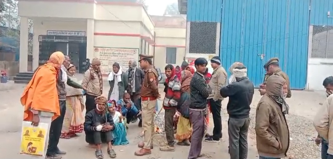 मारपीट और गाली गलौज के विवाद में पीट-पीटकर बुजुर्ग की हत्या 4 लोग घायल