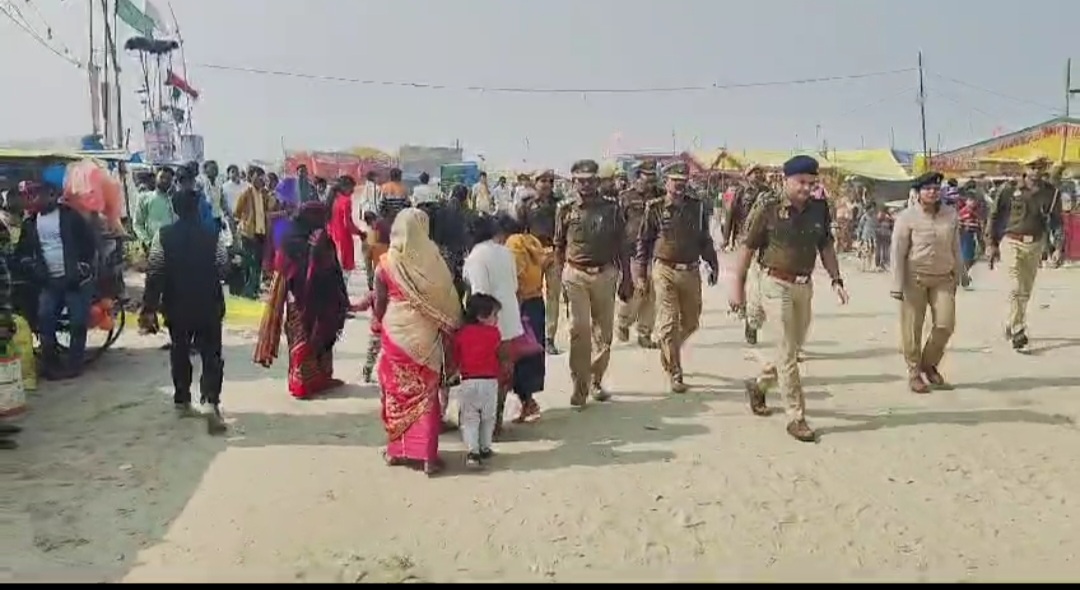 मौनी अमावस्या को लेकर श्रद्धालुओं ने लगाई गंगा घाट पर आस्था की डुबकी 