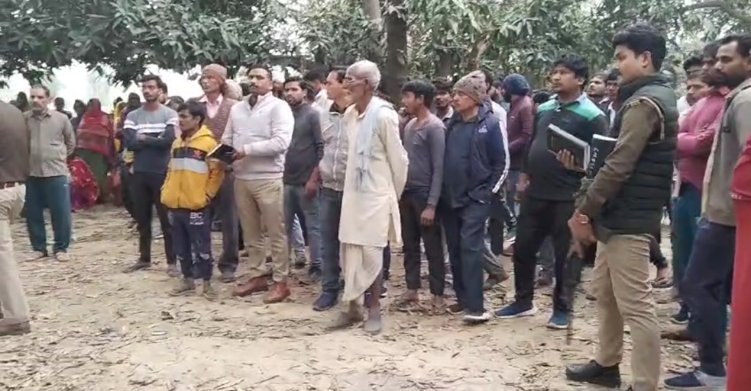 संदिग्ध परिस्थितियों में युवक ने लगाई फांसी