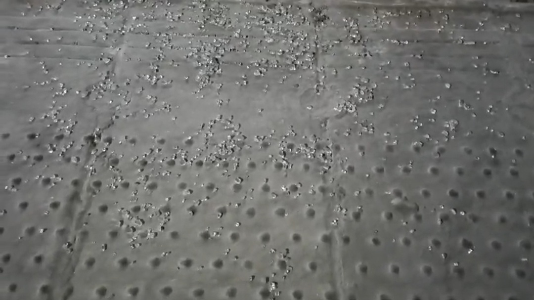 हरदोई रेलवे स्टेशन पर हंगामा, श्रद्धालुओं ने तोड़े ट्रेन के शीशे