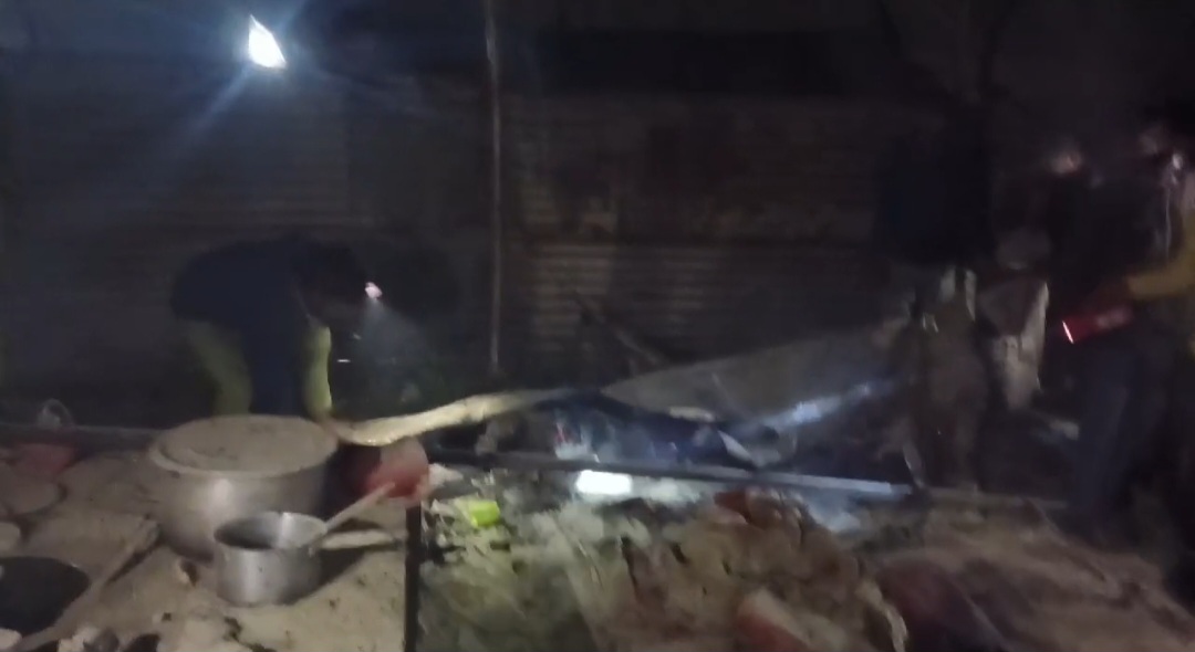 धार्मिक स्थलों पर भी पकाया जा रहा मांस