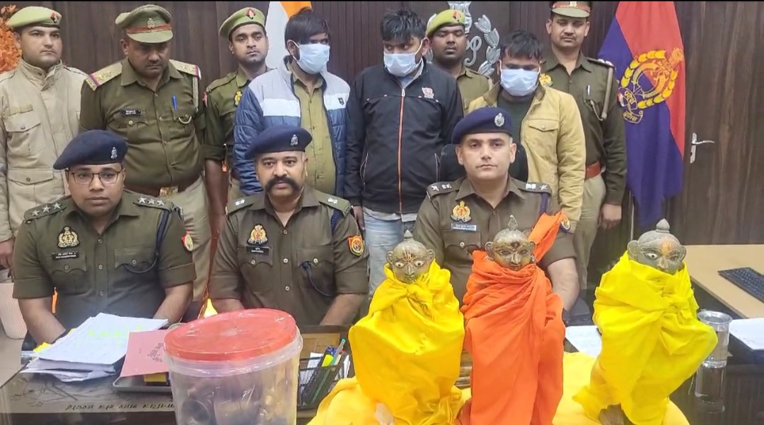मंदिर से अष्टधातु की मूर्ति चोरी का पुलिस ने किया खुलासा, लघु सिंचाई विभाग के ठेकेदार ने साथियों के साथ मिलकर वारदात को दिया था अंजाम