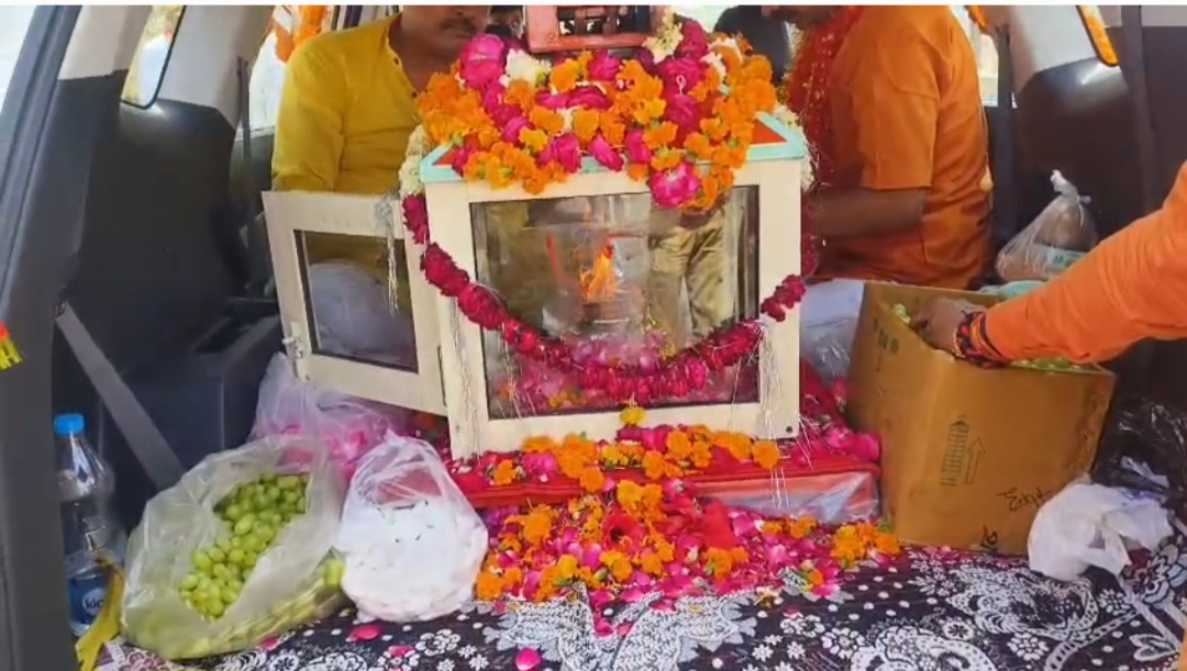 हरदोई के पाली नगर में हिमाचल प्रदेश से चलकर मां ज्वाला की पावन ज्योति का हुआ आगमन, माता के जयकारों से गुंजायमान हो उठा नगर