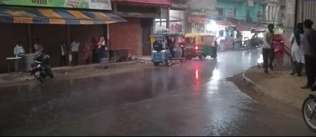हरदोई में तेज हवाओं और बूंदाबांदी से बदला मौसम का मिज़ाज