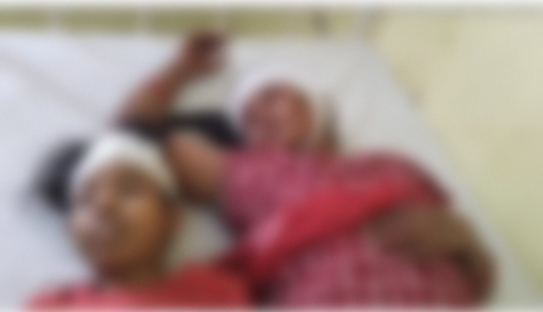 शादी से दो दिन पहले टूटा खुशियों का सपना, दरवाजे का छज्जा गिरने से युवती की मौत, तीन घायल