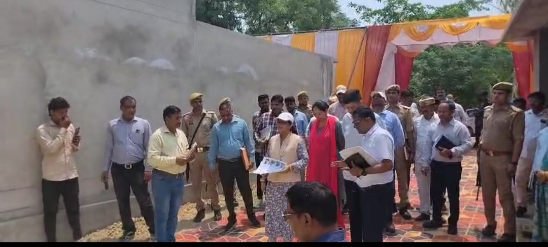 महानिदेशक चैत्रा वी ने डीएम अनुनय झा संग किया निरीक्षण, अमृत 2.0 परियोजना में अनियमितताओं पर जताई नाराज़गी