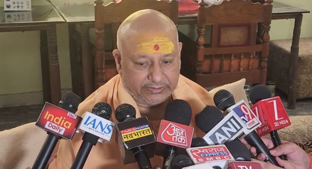 हरदोई पहुंचे यतीन्द्रानंद गिरी ने सपा कांग्रेस सहित इस्लामिक आतंकवाद पर साधा निशाना, धर्म का धार्मिक और आर्थिक महत्व के बारे में बताया।