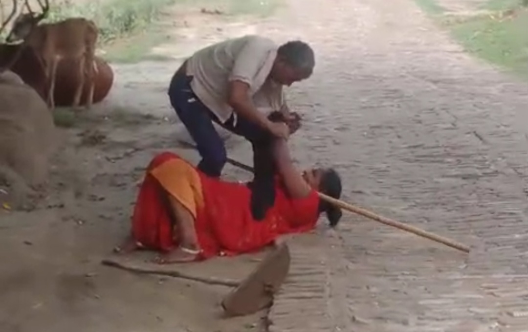 जमीनी विवाद में दो पक्षों के बीच चले लाठी डंडे
