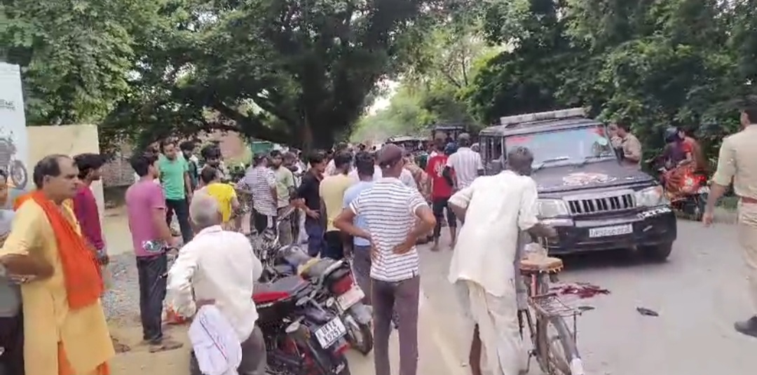 निजामपुर पुलिया के पास पैदल जा रहे युवक को बाइक ने मारी टक्कर,बाइक चालक सहित दो युवक गंभीर रूप से घायल