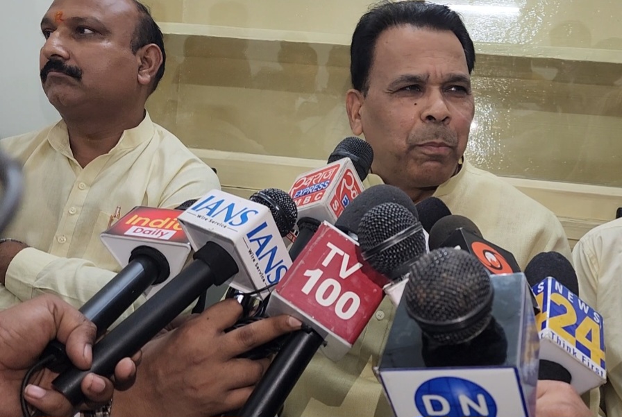 हरदोई पहुंचे भाजपा सरकार में स्वतंत्र प्रभार मंत्री नरेंद्र कश्यप,बिहार चुनाव को लेकर विपक्ष पर साधा निशाना 