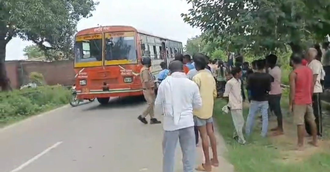 चलती बस के चालक को आया ब्रेन स्ट्रोक, बड़ा हादसा टला