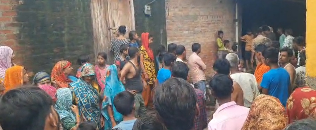 पति ने पत्नी की गला रेतकर की हत्या, मंदिर जाने को लेकर हुआ था विवाद