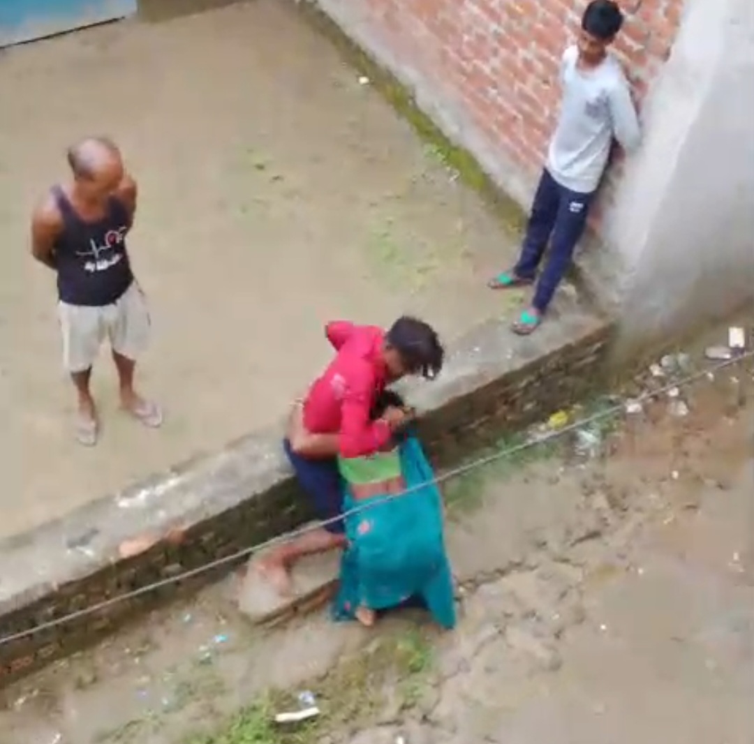 पाली में कलयुगी बेटे ने मां को पीटा, वीडियो वायरल, पुलिस जांच में जुटी