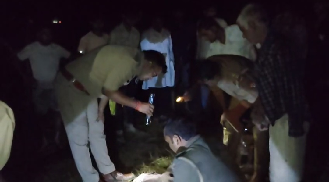 खेत में दलित युवक की पीट-पीटकर हत्या, गांव में सनसनी – पुलिस की नाकामी से दबंगों के हौसले बुलंद