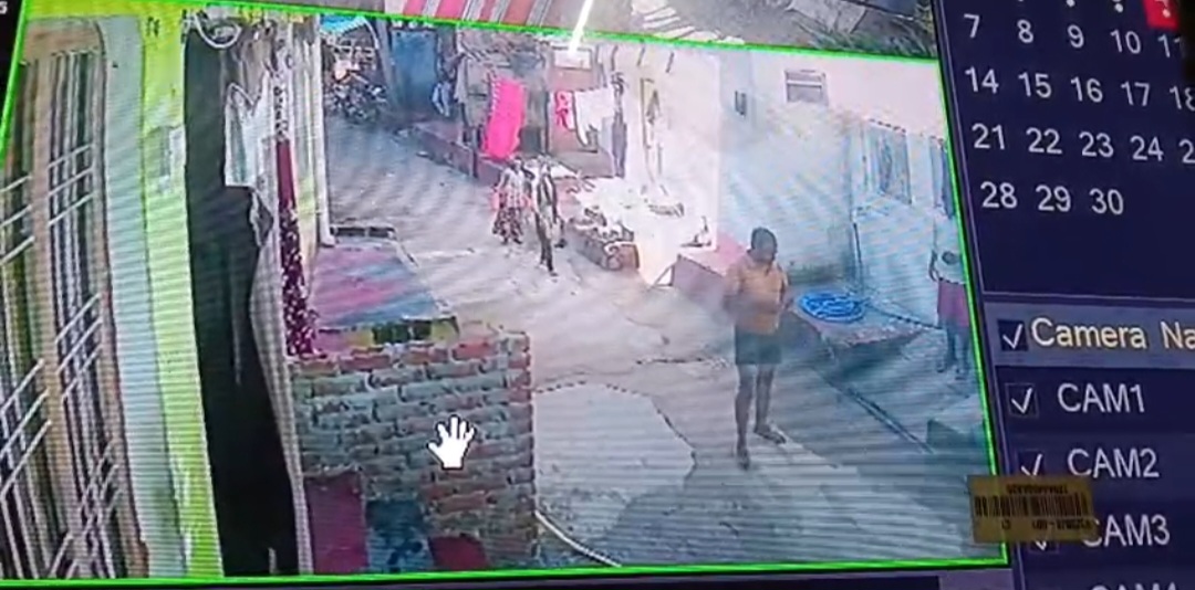 हरदोई में दो पक्षों में मारपीट, पुलिस पर पक्षपात का आरोप, मारपीट का CCTV आया सामने