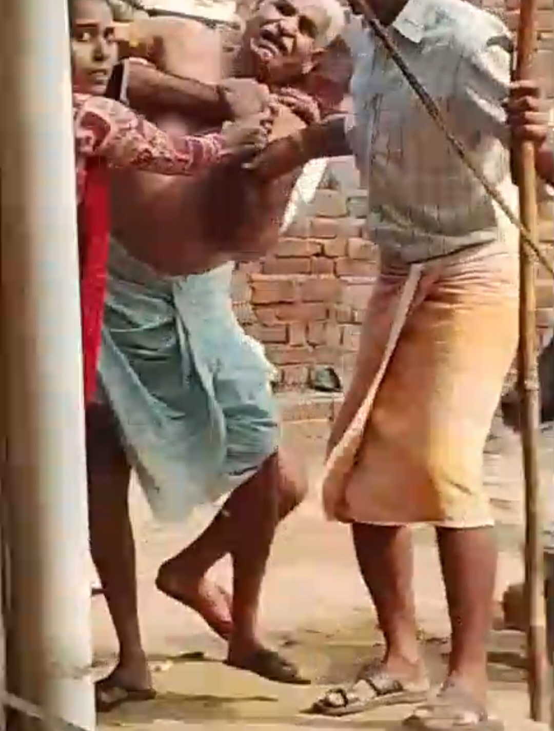 संपत्ति विवाद में जमकर मारपीट, चार घायल — लाइव वीडियो आया सामने